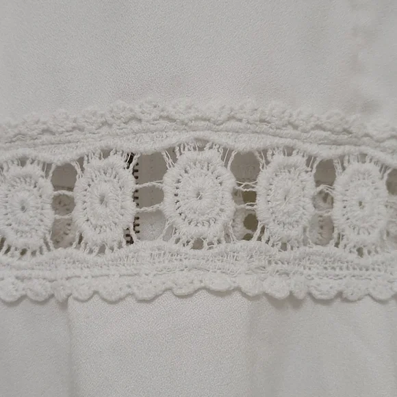 Beautiful white dress - Picture 5 of 5